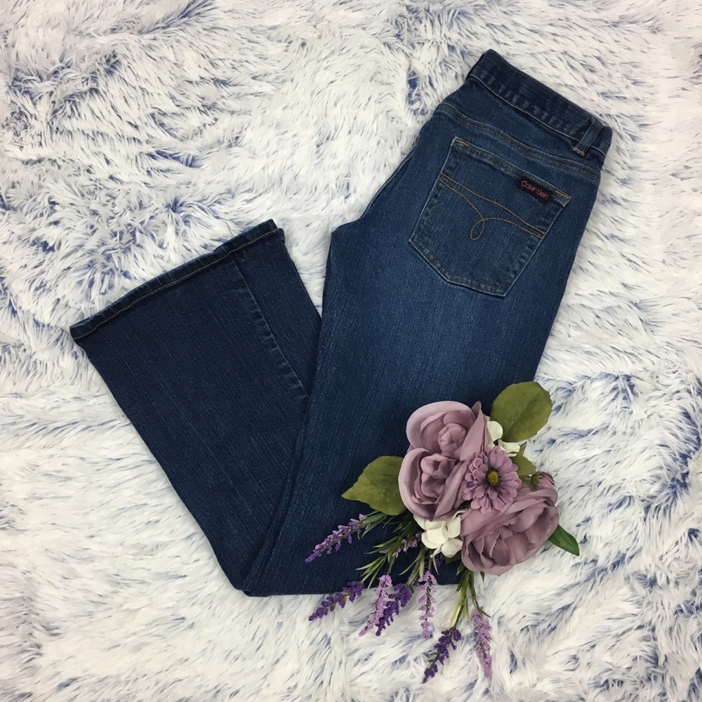 Calvin Klein Jeans Size 5x29 Dark Wash Flare